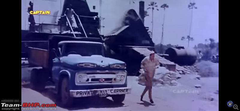 Old Bollywood & Indian Films : The Best Archives for Old Cars-jane-anjane-17.png