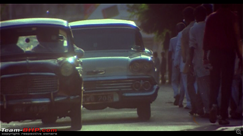 Old Bollywood & Indian Films : The Best Archives for Old Cars-vlcsnap206618.png