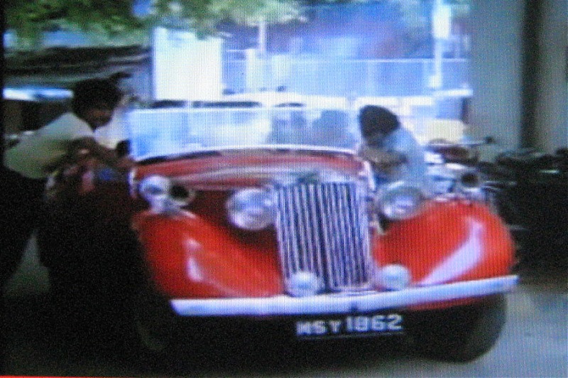 Old Bollywood & Indian Films : The Best Archives for Old Cars-img_5903.jpg