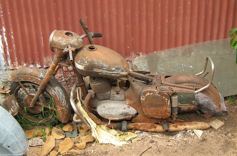 Rust In Pieces... Pics of Disintegrating Classic & Vintage Cars-img_1103.jpg