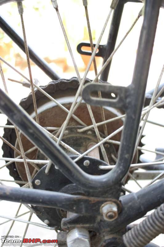 Restoration of a Norton Big Four 633cc - Stage 1 - Stripping her down-rear-sprocket-hub800.jpg