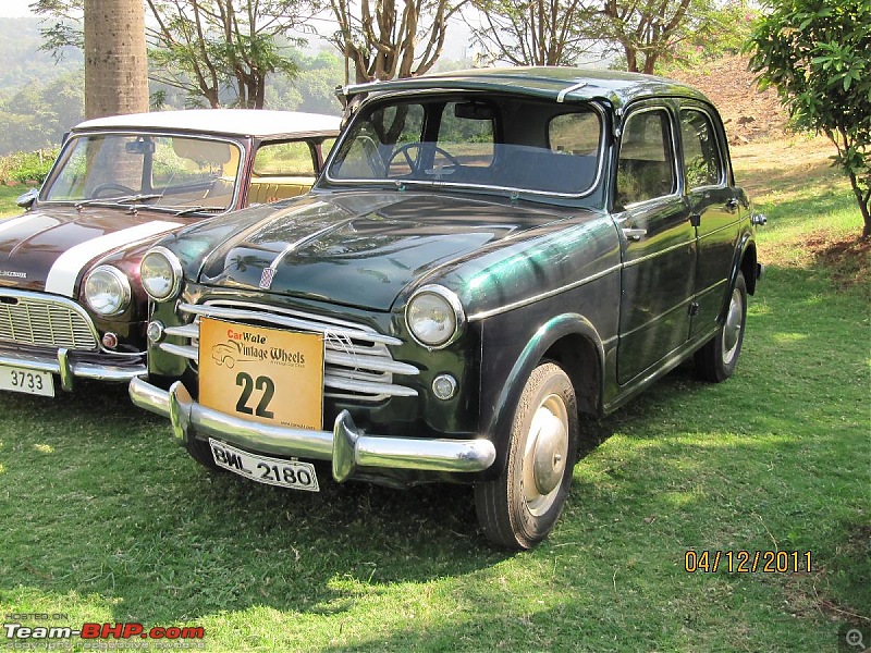 Carwale vintage and classic car drive 2011- Vashi - Khandala-fiat04.jpg