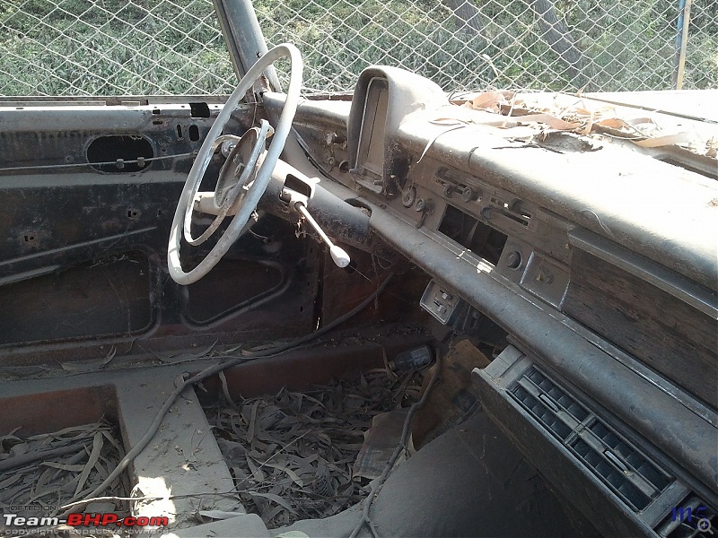 Rust In Pieces... Pics of Disintegrating Classic & Vintage Cars-photo3244.jpg