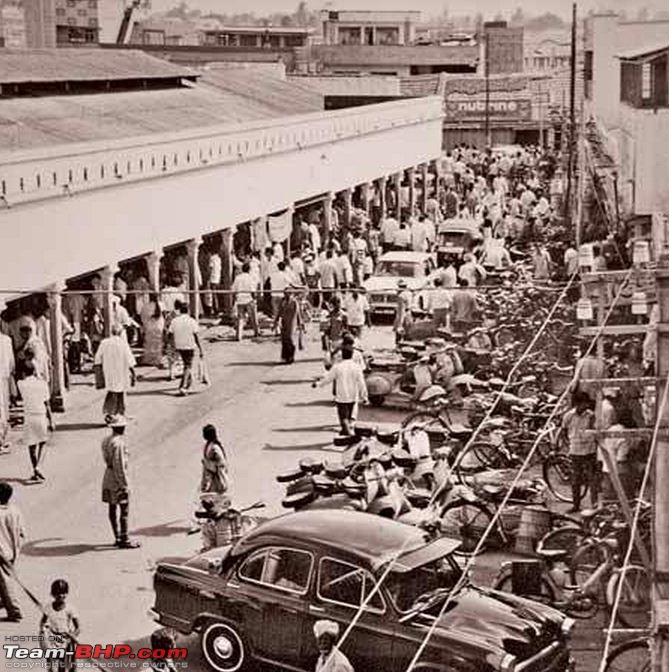 Images of Traffic Scenes From Yesteryears-russel-market-shivaji-nagar-1970.jpg