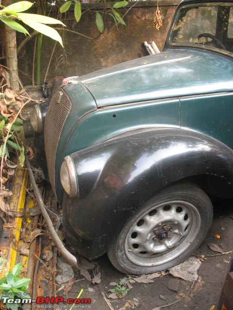 KOLKATA - Cars waiting to be Restored or Scrapped!-8.jpg