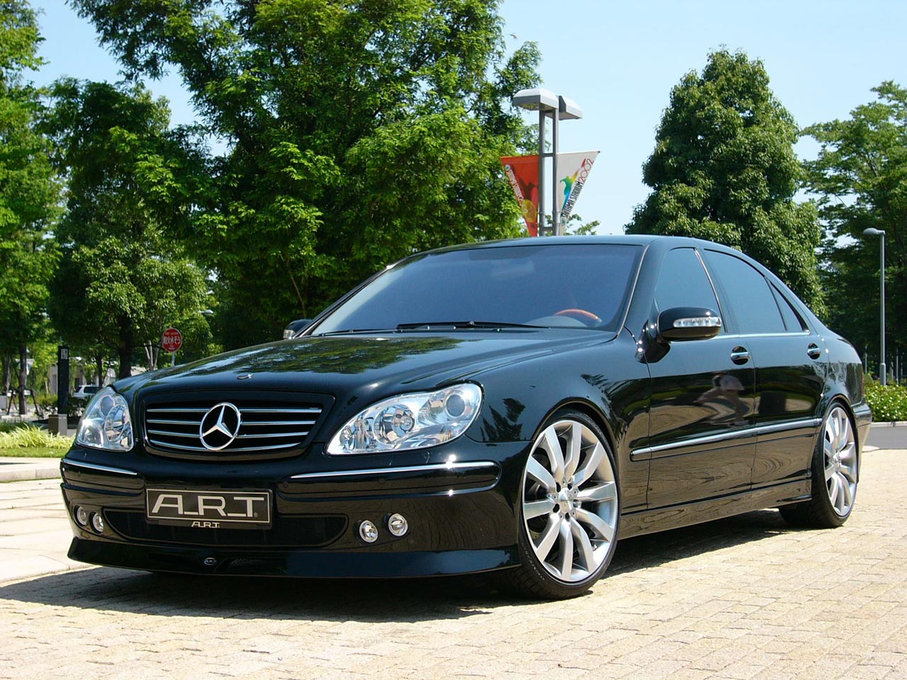 Купить w 220. Mercedes-Benz w220. Мерседес Бенц w220. Mercedes s w220. Мерседес 220 s класс.