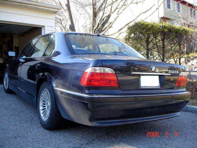 2001 BMW 750iL (3).jpg