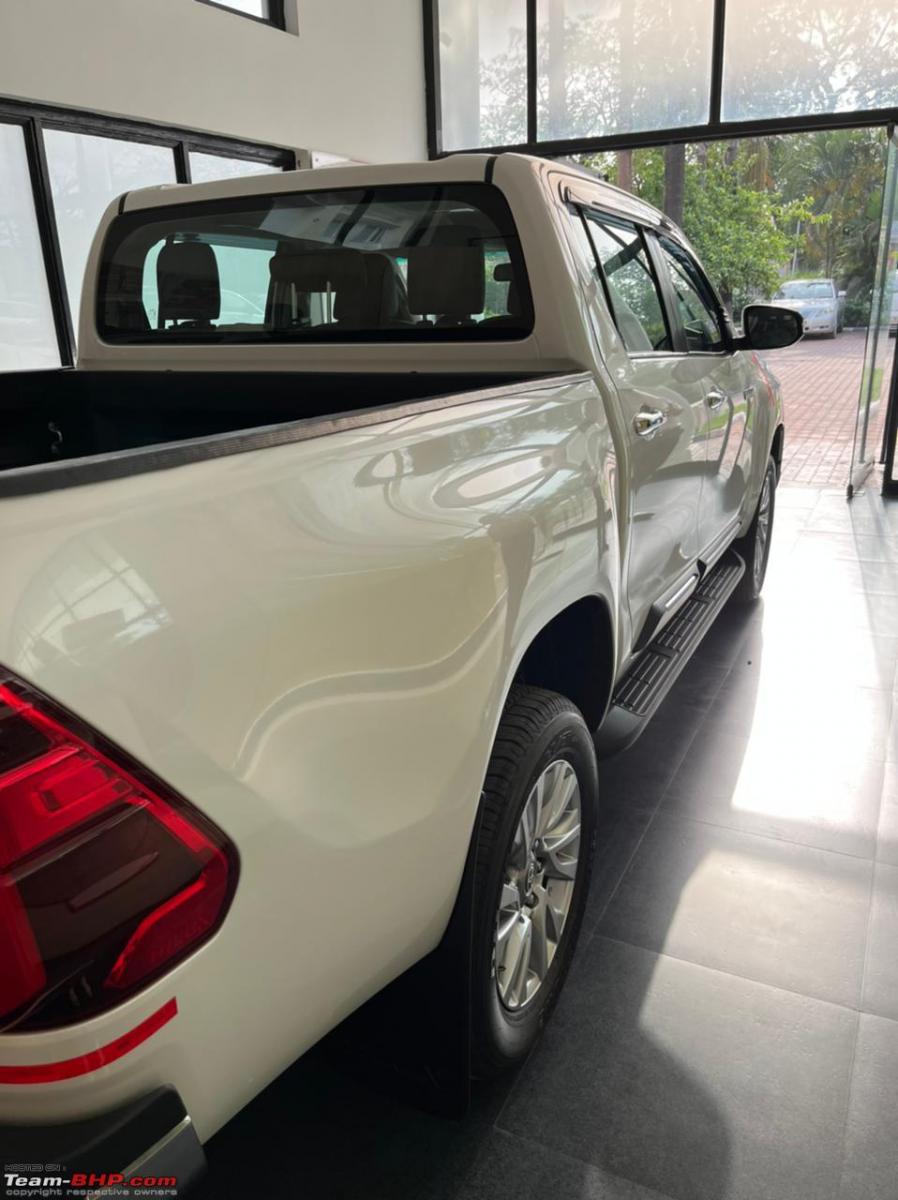 Toyota outlet hilux extras