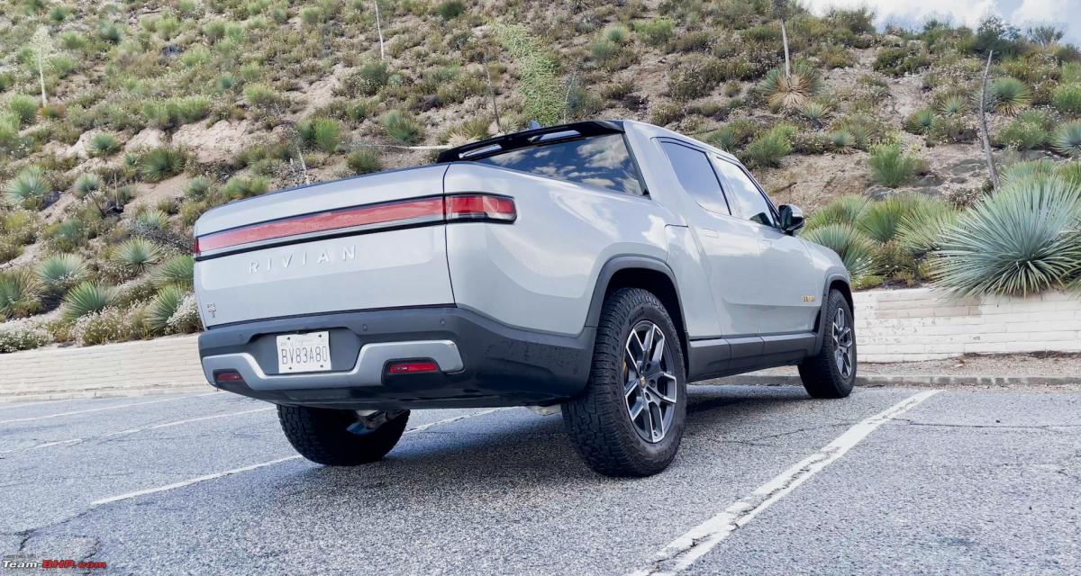 rivian r1t pick up truck review 7