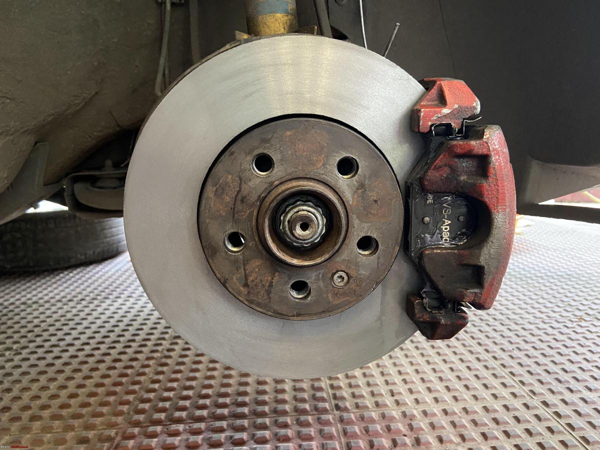 VW UP Rear brake shoes replacement 