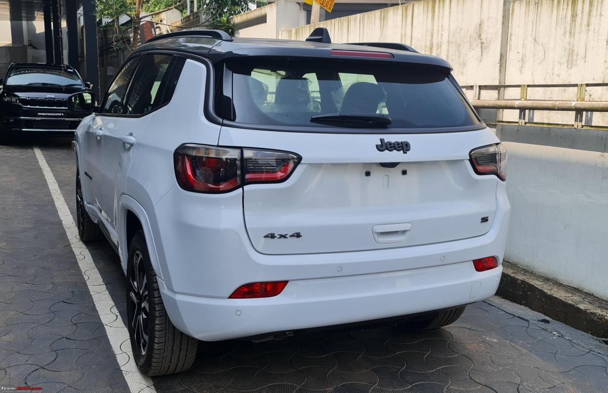 Jeep compass discount rear view