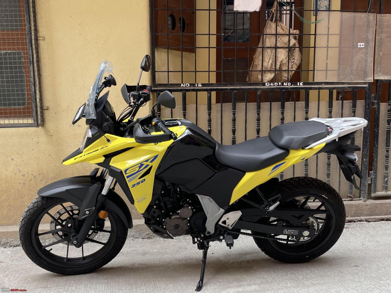 Why I decided to exchange my Honda CBR250R with a Suzuki V Strom