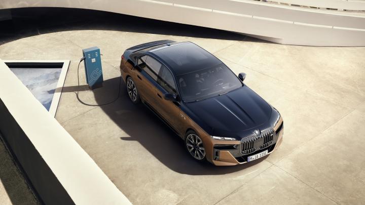 BMW i7 M70 xDrive launched at Rs 2.50 crore 