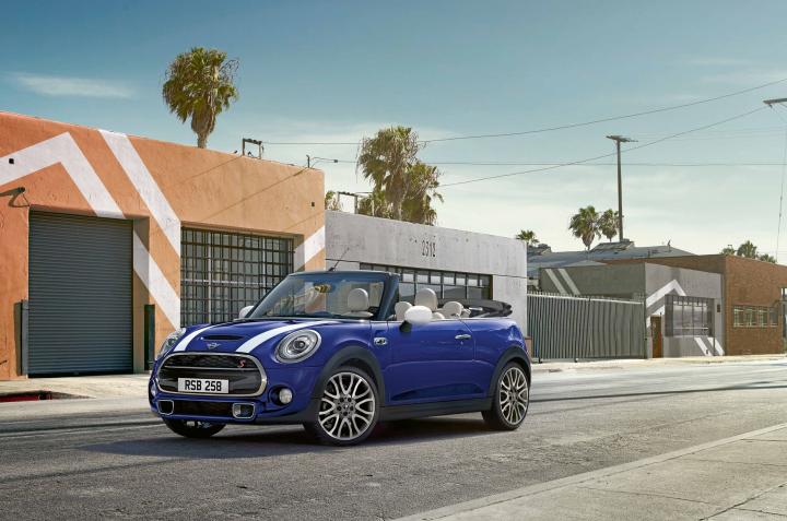 Mini hatchback & convertible facelift launched in India 