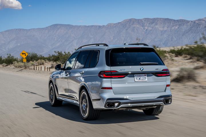 2023 BMW X7 facelift launched at Rs. 1.22 crore 