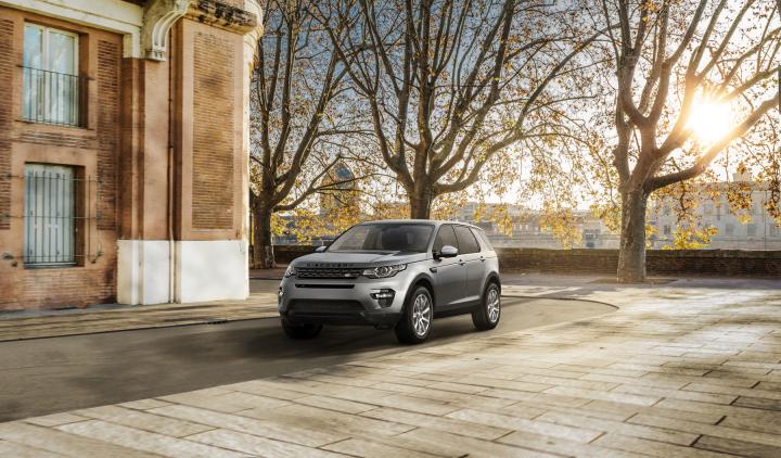 2018 Land Rover Discovery Sport launched at Rs. 42.48 lakh 