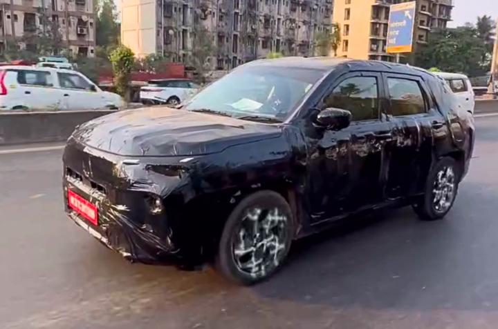 Maruti Grand Vitara 7-seater version spotted testing 