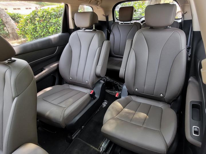 2024 BYD eMax 7 Review : 9 Pros & 7 Cons 