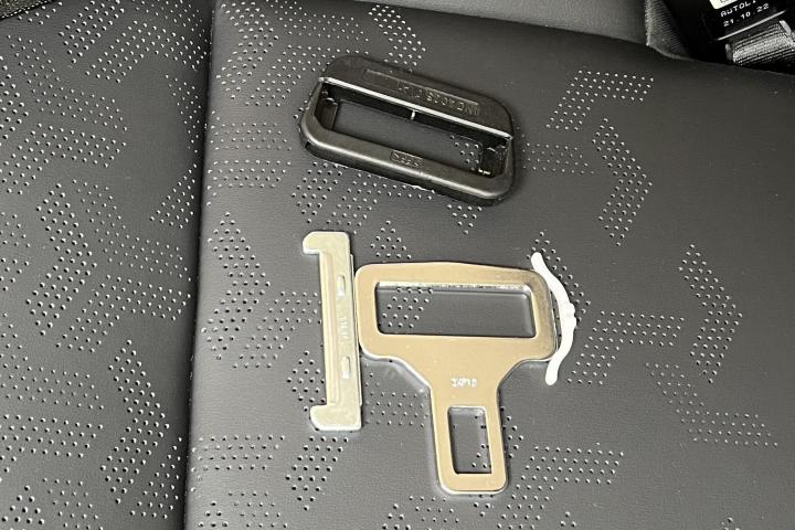 Tata Altroz: Rear seatbelt buckle comes off in 4 pieces! 