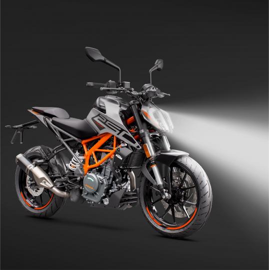 KTM 250 Duke BS6 launched with new LED headlamp 