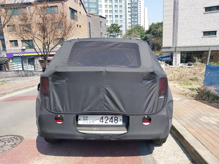 Kia Sonet facelift spotted for the first time in South Korea 