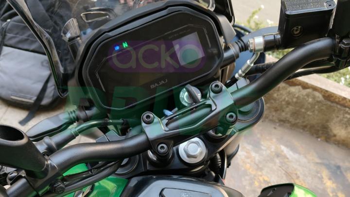 2025 Bajaj Dominar 400 spied with new instrument console 