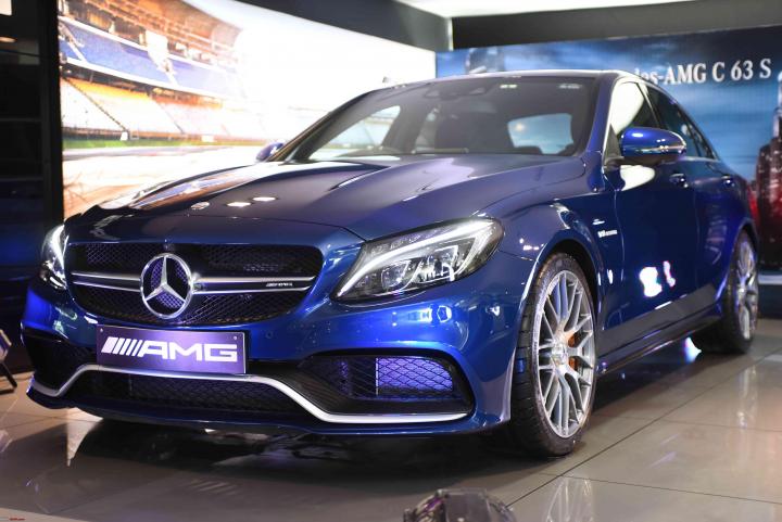 Mercedes C63 AMG: Putting different tyres at the front & back 