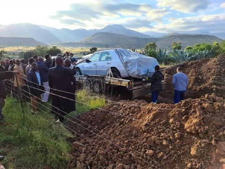 SA politician buried in his beloved Mercedes E500 