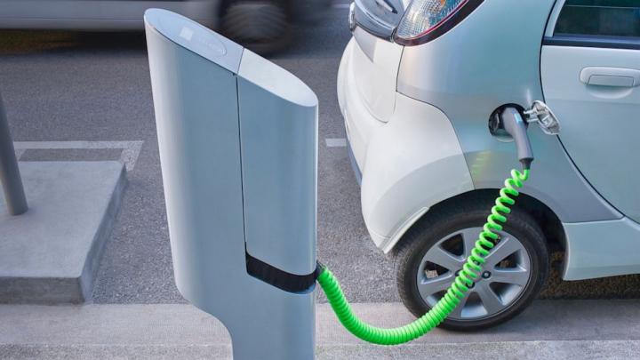 Tata Power launches electric vehicle charging point in Mumbai 