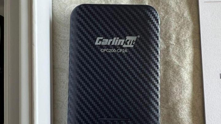Wireless Apple CarPlay Adapter: Carlinkit Review