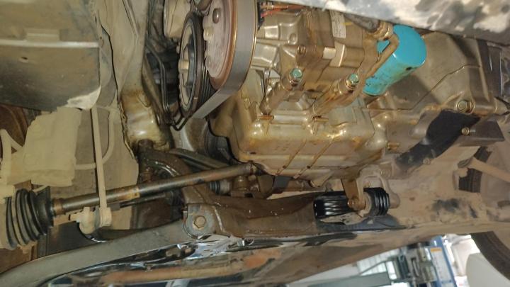 Honda City engine sump ruptures while driving at 100 km/h at night 
