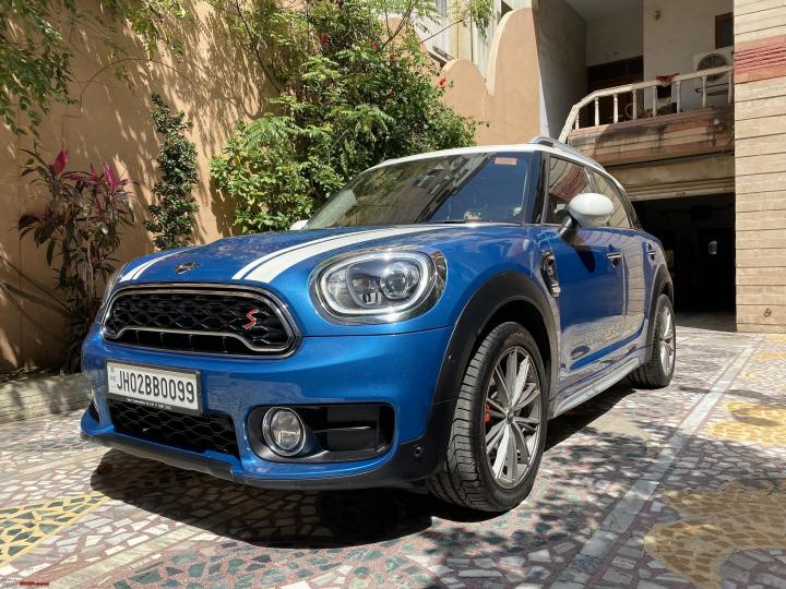 2,00,000 km with my Outlander: Shall I sell it for a Mini Countryman? 