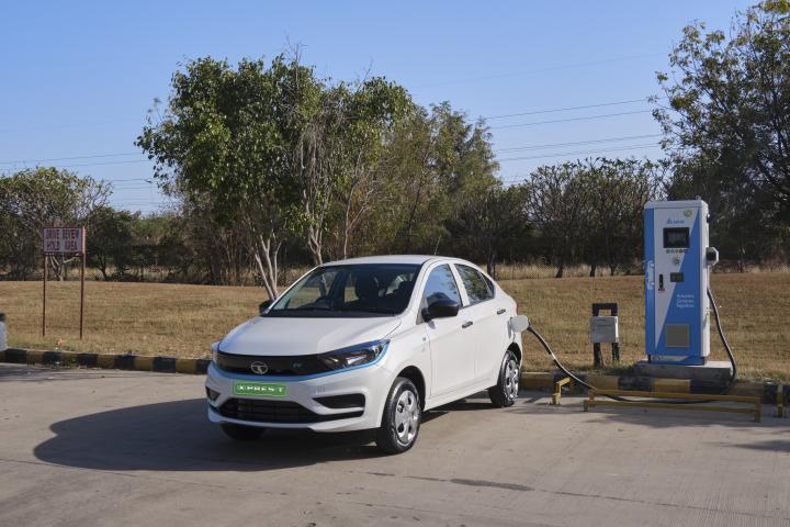 Tata Xpres-T EV launched at Rs. 9.54 lakh 