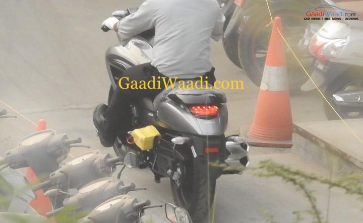 Suzuki Intruder 150 spied 