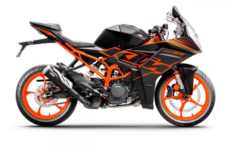 2022 KTM RC 125 and RC 200 launched in India 