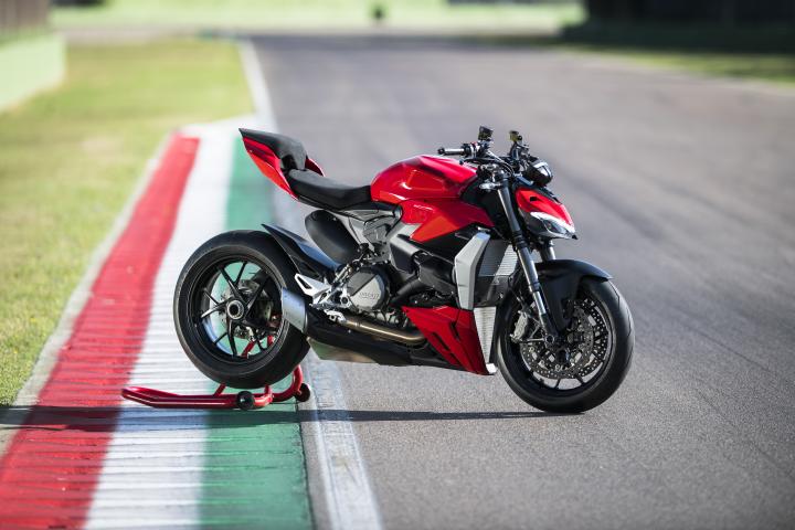 Ducati Streetfighter V2 revealed globally 