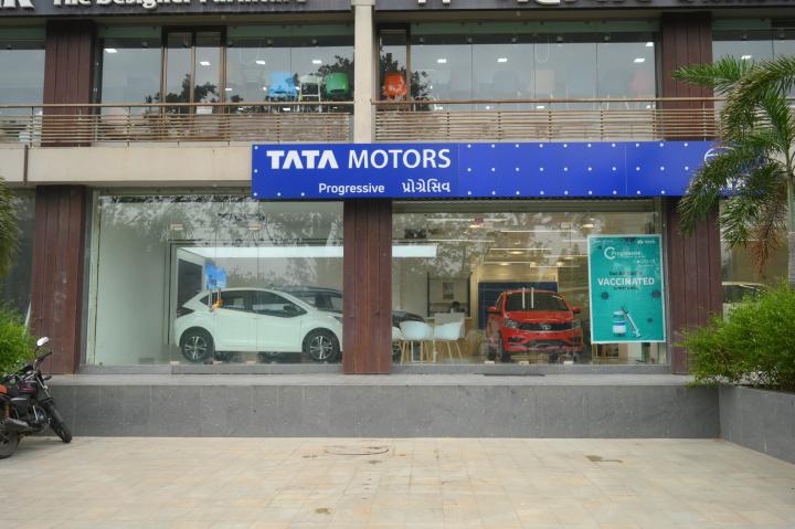 Tata opens 8 new showrooms in Ahmedabad in a single day 