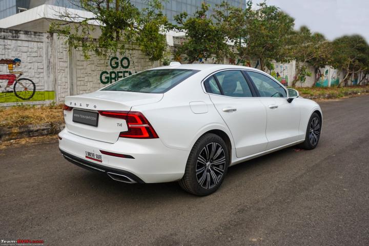 Volvo S60 Review : 8 Pros & 8 Cons 