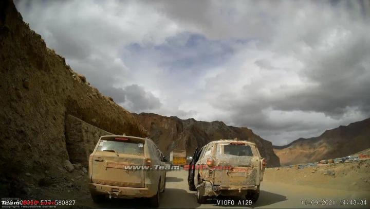 A convoy of 7-8 2022 Mahindra Scorpios testing in Leh 