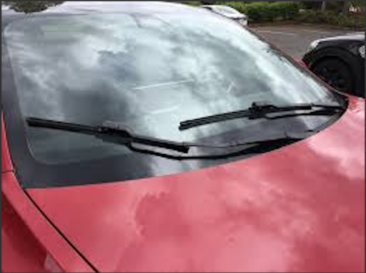 Tesla driver suspended for operating wiper from touchscreen 