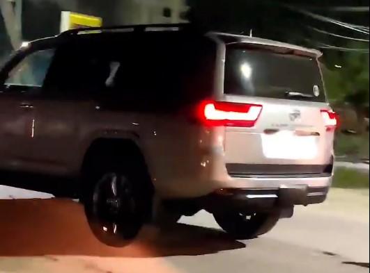 Toyota Land Cruiser LC300 spotted in India ahead of launch 