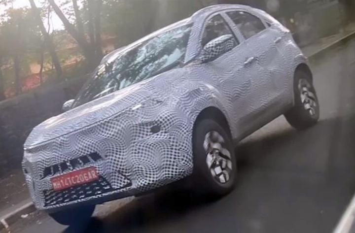 Tata Nexon facelift shows off its Curvv-inspired design 