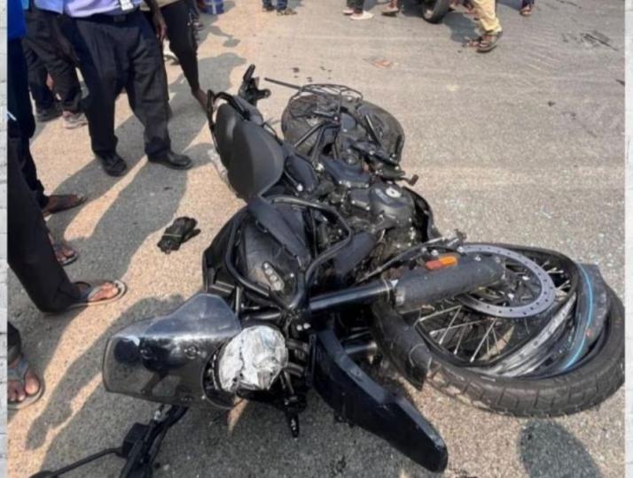 Royal Enfield Himalayan 450 prototype crashes during testing 