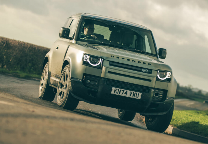 Jaguar Land Rover records best profit in a decade 