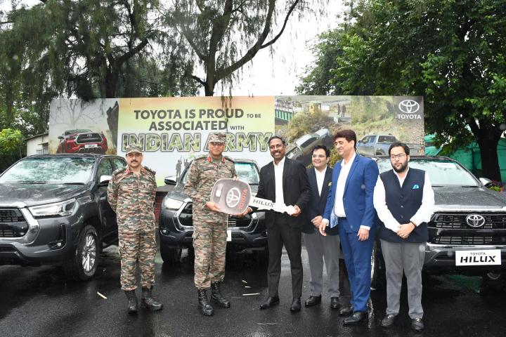 Indian Army adds the Toyota Hilux to its fleet 