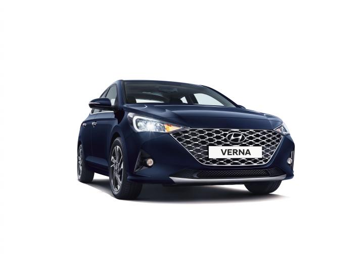 Hyundai Verna facelift revealed. Bookings open 