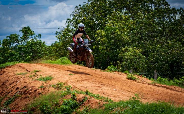 MotoFarm: Dirt track with rental motorcycles near Bangalore 