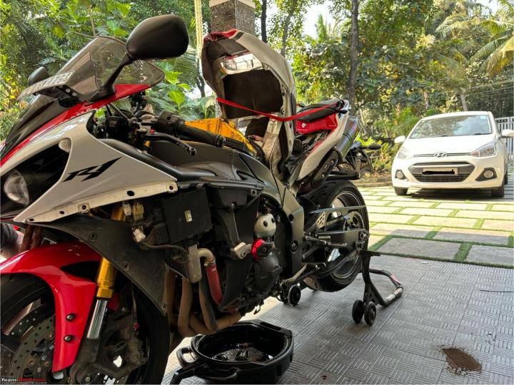 Yamaha R1 ready for another 5k km: Early morning ride, routine service 