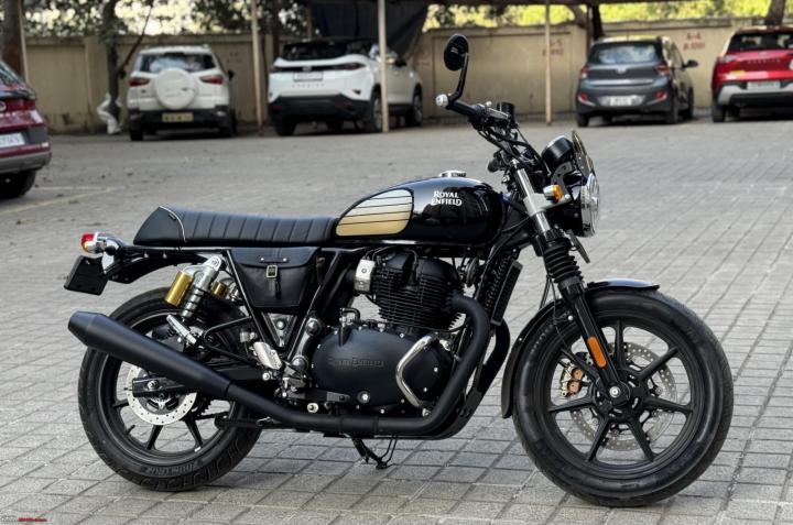Royal Enfield Interceptor 650: Installed AEW exhausts after 1st service 