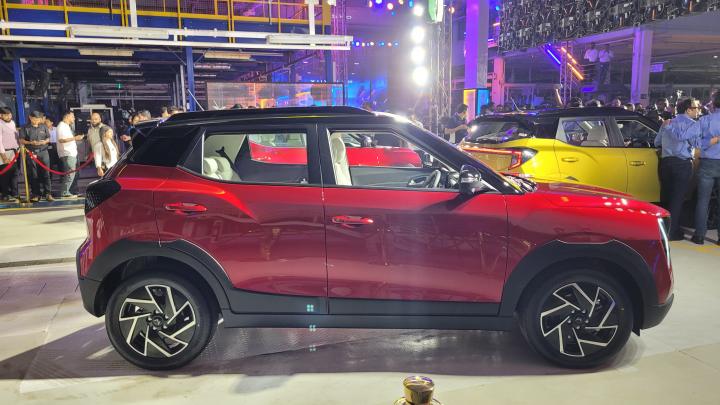 Mahindra XUV 3XO हुई लॉन्च, 7.49 लाख से शुरू, जानें फीचर्स

Mahindra XUV 3XO Launched The starting ex-showroom price of Mahindra XUV 3XO is just Rs 7.49 lakh. Not only has XUV 3XO come with an attractive name, but it is also seeing a lot of changes in terms of exterior-interior and features.